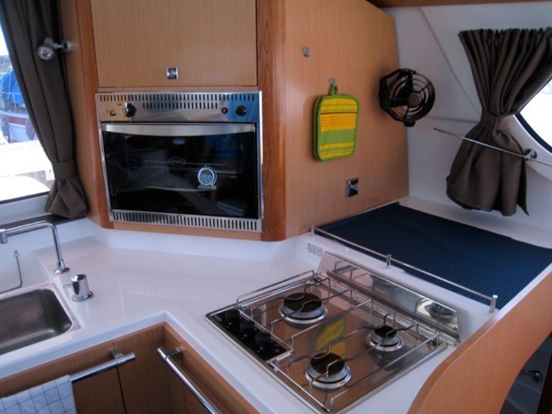 Charteryacht Lipari 41 Marisol in Kroatien Pantry